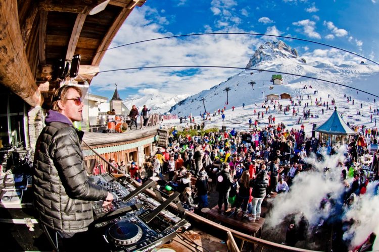 lefoliedoucemeribeldancefloor