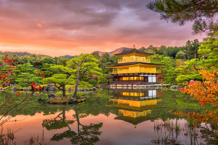 kinkakuji temple japan UGCL9FB